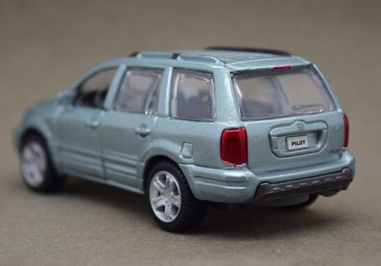 Gray Kids 1:42 Scale MaiSto Diecast 