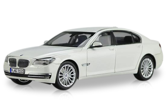 1/18 Scale BMW 7 Series 750 Li 2017 White Diecast Car Model Toy Collection Gift 