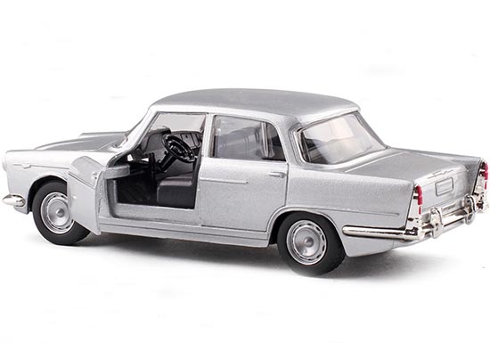 1:43 Alfa Romeo FNM 2300 1960 Car Model Alloy Diecast Vehicle Collection Gift 