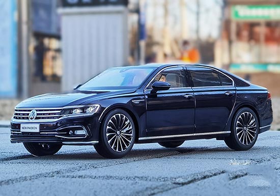 Volkswagen New Phideon 2021 car model in scale 1:18 Dark blue 