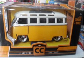 1:24 Scale White-Yellow / Red-Black 1962 VW Bus Model