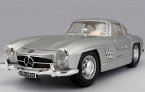 Red /Silver 1:18 Bburago Diecast 1954 Mercedes Benz 300SL Model