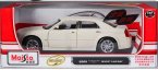 White 1:18 Scale Maisto Diecast 2005 Chrysler 300C Hemi Model