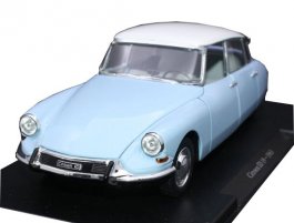 Blue 1:24 Scale WhiteBox Diecast 1963 Citroen ID19 Model