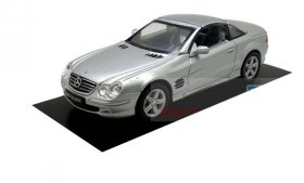 1:43 Scale Black / Silver Mercedes-Benz SL500 Car Model