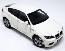 White 1:18 Scale Kyosho Diecast BMW X6 M Model