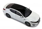 1:18 Scale White / Silver Diecast Kia K5 Model