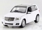 1:24 Scale Black / White Mercedes-Benz GLK350 Model