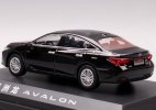 1:43 Scale White / Black Diecast 2019 Toyota Avalon Model