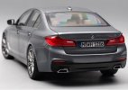 1:18 Scale Gray Kyosho Diecast 2017 BMW 5 Series Model