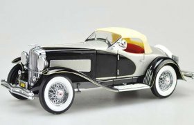 Red / Black 1:18 Ertl Diecast 1935 Duesenberg Model