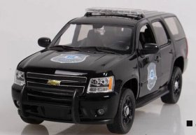 Black 1:24 Scale Welly Diecast Chevrolet Tahoe Model