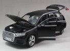 Black / White / Brown / Blue 1:18 Diecast Audi New Q7 Model