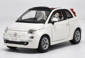 White 1:24 Scale Bburago Diecast Fiat 500 Model