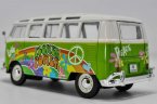 Green-White 1:24 Scale Maisto Diecast VW T1 Bus Model