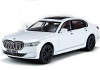 1:24 Scale Black / White / Red Diecast BMW 7 Series 760Li Toy