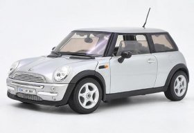 Red / Yellow / Silver 1:18 Scale Welly Diecast Mini Cooper Model