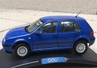 Red / Blue 1:18 Scale Diecast 2004 VW Golf IV Model