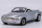 1:24 Scale Maisto Red / Silver Diecast 2004 Chevrolet SSR Model