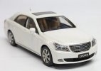 Black / Wine Red / White 1:18 Diecast 2010 Toyota Crown Model