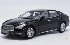 1:18 Scale Black / White Diecast 2017 Infiniti Q70L Model