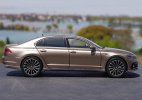 1:18 Scale Deep Blue / Golden Diecast 2021 VW Phideon Model