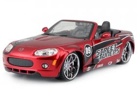 Red / Blue 1:24 Scale Bburago Diecast Mazda MX-5 Model