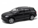 Black / White 1:18 Scale Welly Diecast Audi Q7 SUV Model