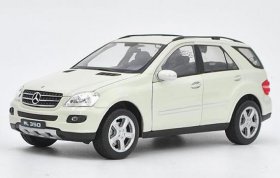 White 1:24 Scale Welly Diecast Mercedes-Benz ML 350 Model