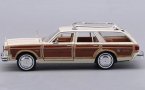 1:24 White /Red MotorMax 1979 Diecast Chrysler LeBaron Model