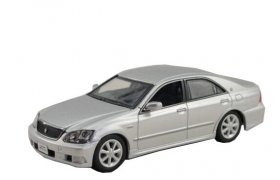 White / Black / Silver 1:43 J-collection Diecast Toyota Crown