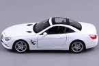 White / Black / Red 1:24 Welly Diecast MERCEDES-BENZ SL500 Model