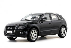 1:18 Scale Red / Black / White Diecast Audi Q5 SUV Model