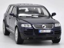 Welly 1:18 Scale Silver / Gray Diecast VW Touareg Model