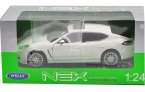 White / Wine Red 1:24 Welly Diecast Porsche Panamera S Model