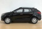 1:18 Black / White / Silver Diecast 2010 Hyundai IX35 SUV Model