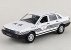 1:32 Scale Kids White Driving School Diecast VW Santana Toy