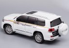 White 1:18 Scale Diecast Toyota Land Cruiser LC200 Model