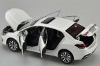 White 1:18 Scale Diecast Citroen C4L Model