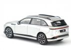 Silver / Green 1:64 Scale Diecast Xpeng G9 SUV Model