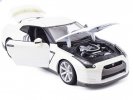 Red / White / Silver 1:18 Bburago Diecast 2009 Nissan GT-R Model