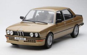 1:18 Scale NOREV Golden Diecast BMW M535i Model