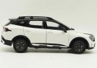 1:18 Scale White / Green Diecast 2023 Kia Sportage SUV Model