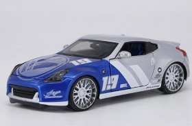 1:24 Scale Blue-Silver Maisto Diecast Nissan 370Z Model