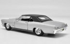 Maisto Silver 1:24 Scale Diecast 1965 Buick Riviera Model