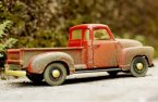 Wine Red 1:24 MaiSto Muddy Painting 1950 Chevrolet 3100 Pickup