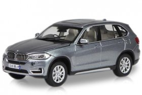 1:43 Scale Gray / White Paragon Diecast BMW X5 Model