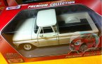 Creamy White 1:24 Diecast Chevrolet C10 Fleetside Pickup Toy