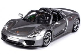 Gray 1:24 Scale Bburago Diecast Porsche 918 Spyder Model