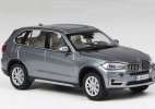 1:43 Scale Gray / White Paragon Diecast BMW X5 Model